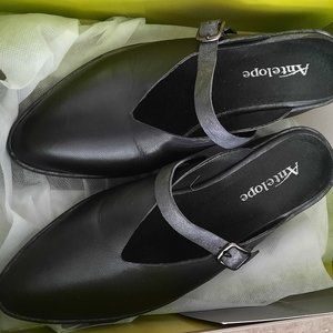 Antelope, platform mule, leather shoes; size 6.5 US, 37 EU